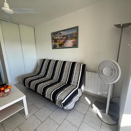 Joli Studio Tres Clair A Proximite Mer Pour 3 Personnes Ла-Лонд-ле-Мор Экстерьер фото